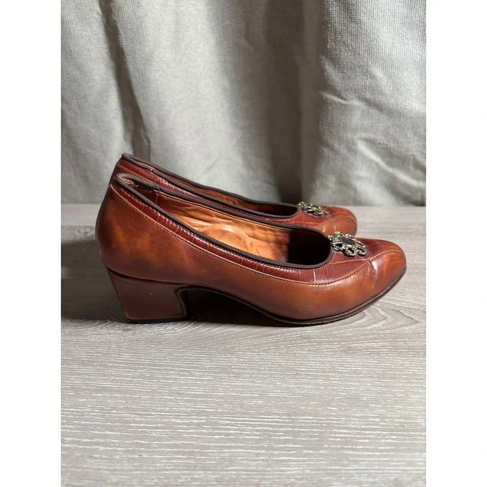 Elias Vintage Size 6 Brown Leather Croc Embossed Medallion Block Heel Pumps boho